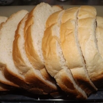 小麦粉無しのパン作りは初めてです。とても美味しく焼きあがりました。有難う御座います。頂きま～す。